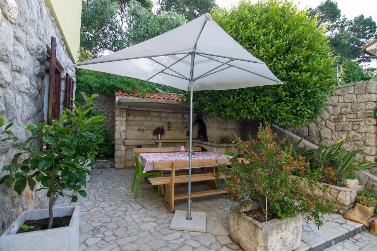Apartments By The Sea Mali Lošinj