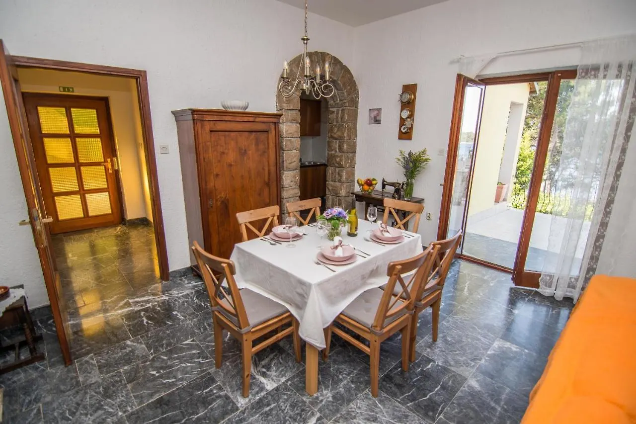 Apartments By The Sea Mali Lošinj Croatie