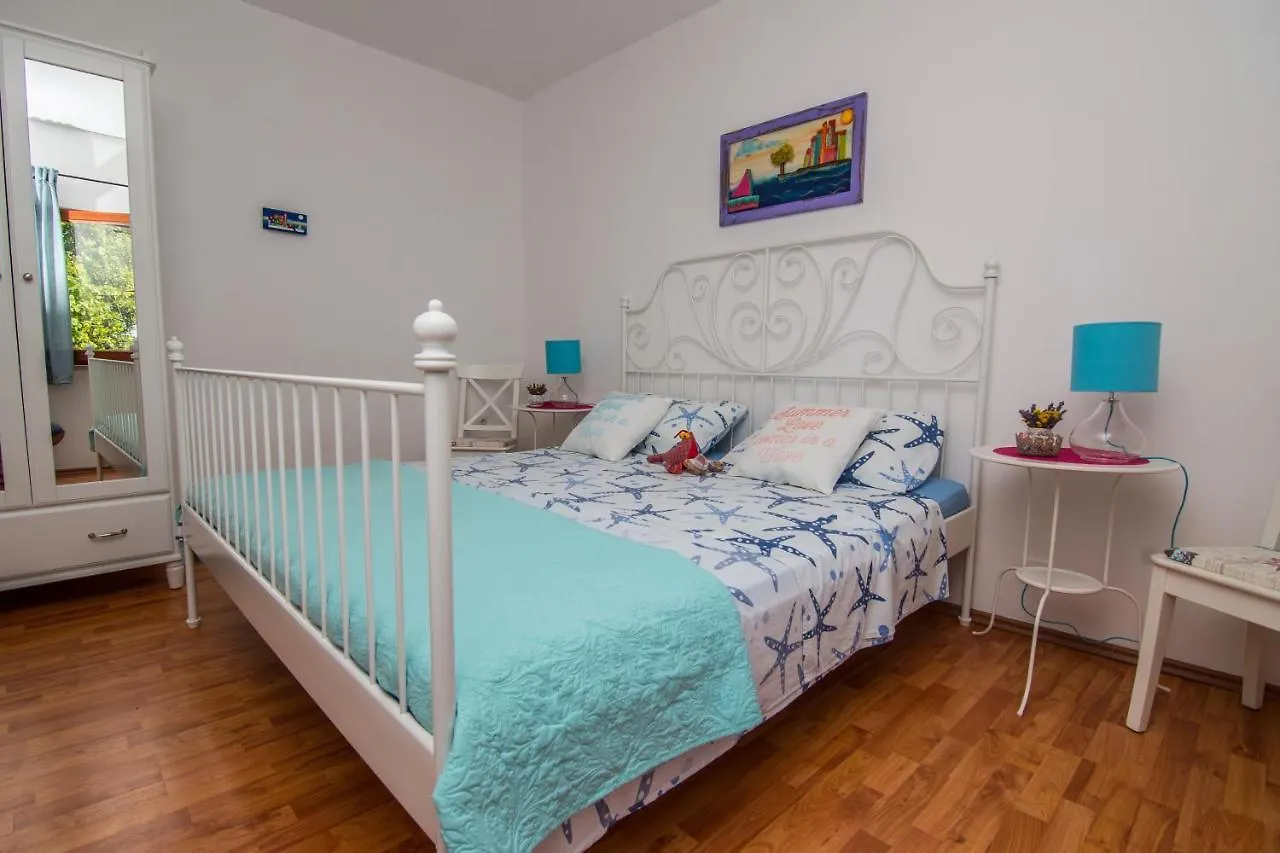 Apartments By The Sea Mali Lošinj